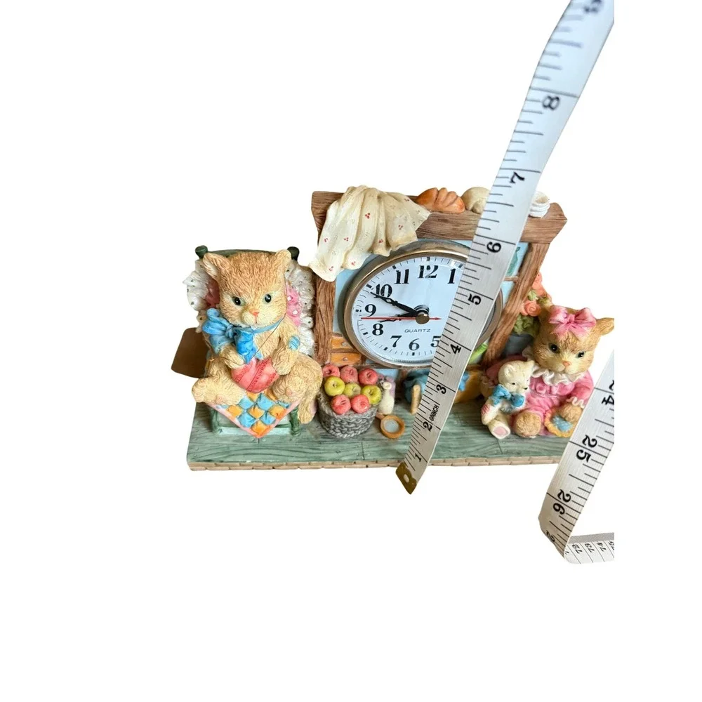 Vintage Style Resin Cat Mantle Clock Whimsical Kitten Kitchen Scene Quartz Decor
